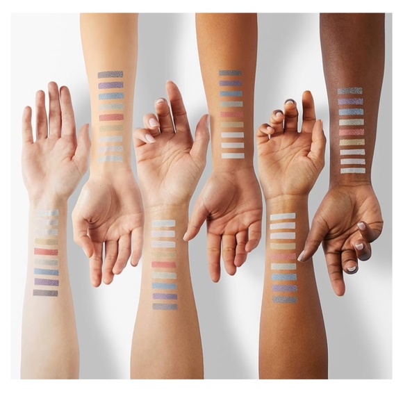 *NEW Almay Palette Pops in “Fabulista” Eyeshadow Palette - Picture 4 of 6